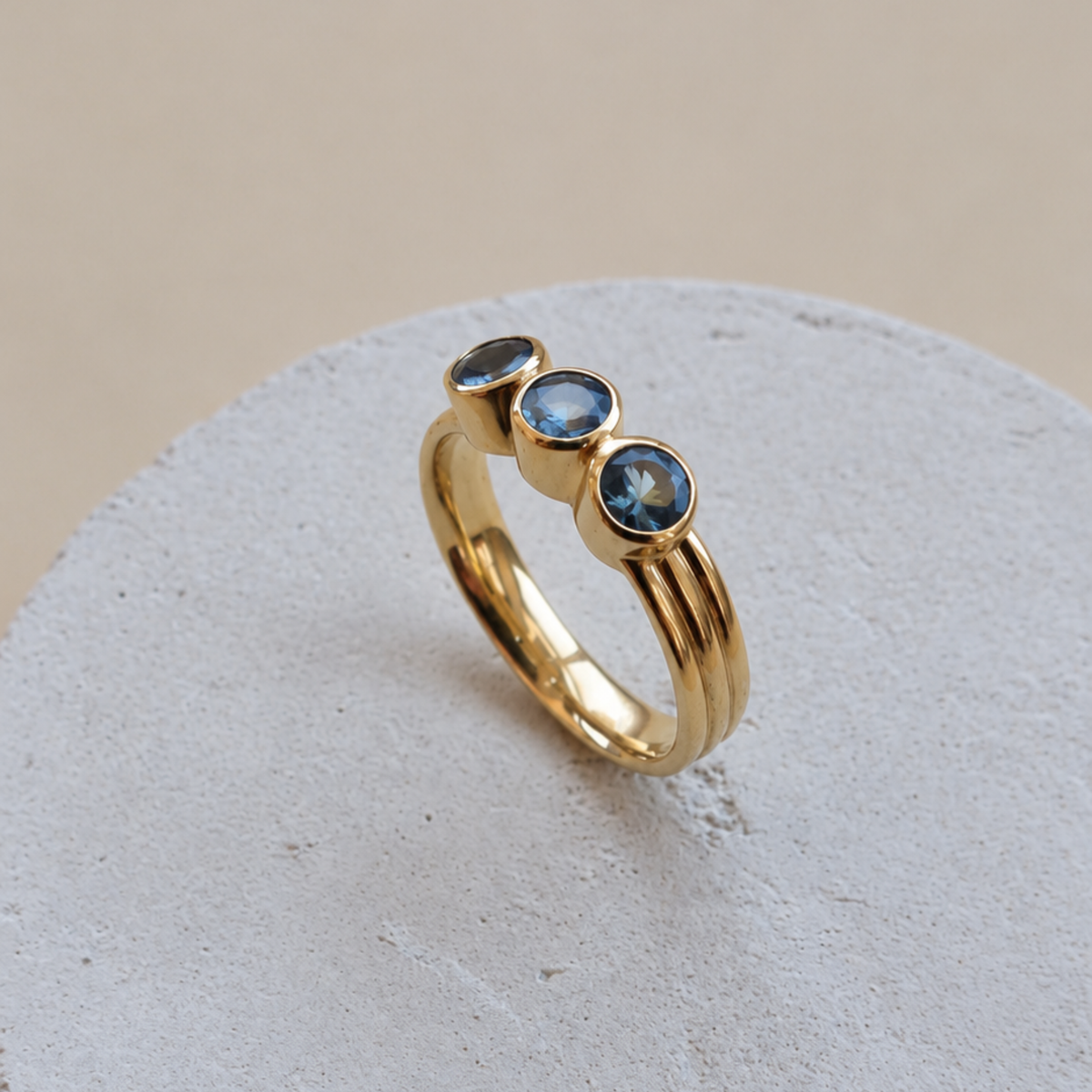 Anillo Trimarinas