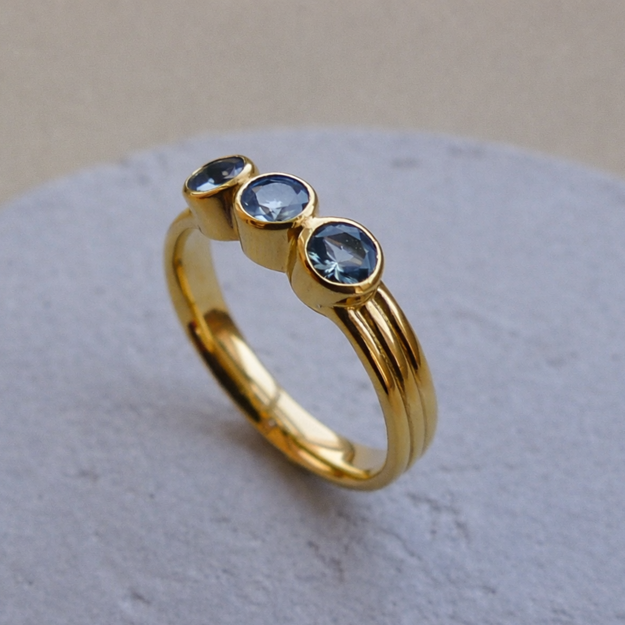 Anillo Trimarinas